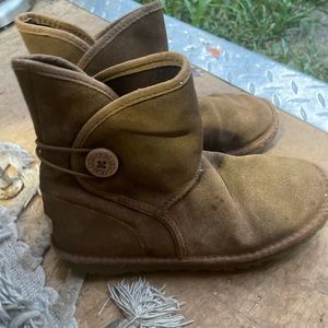 Ugg boots girls size 8
